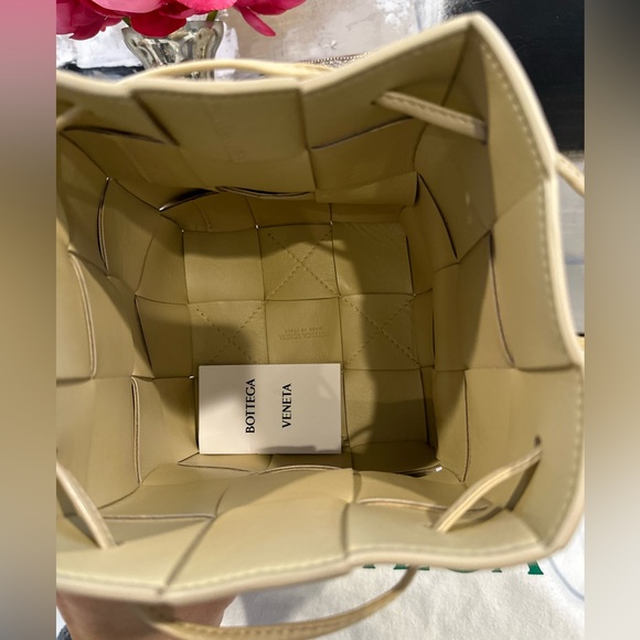 Bottega Veneta Small Cassette Cross-Body Bucket - Picture 6 of 7